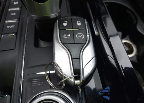 2017 Maserati Ghibli S Q4 z USA, uszkodzony, nr VIN ZAM57RTL1H1227470